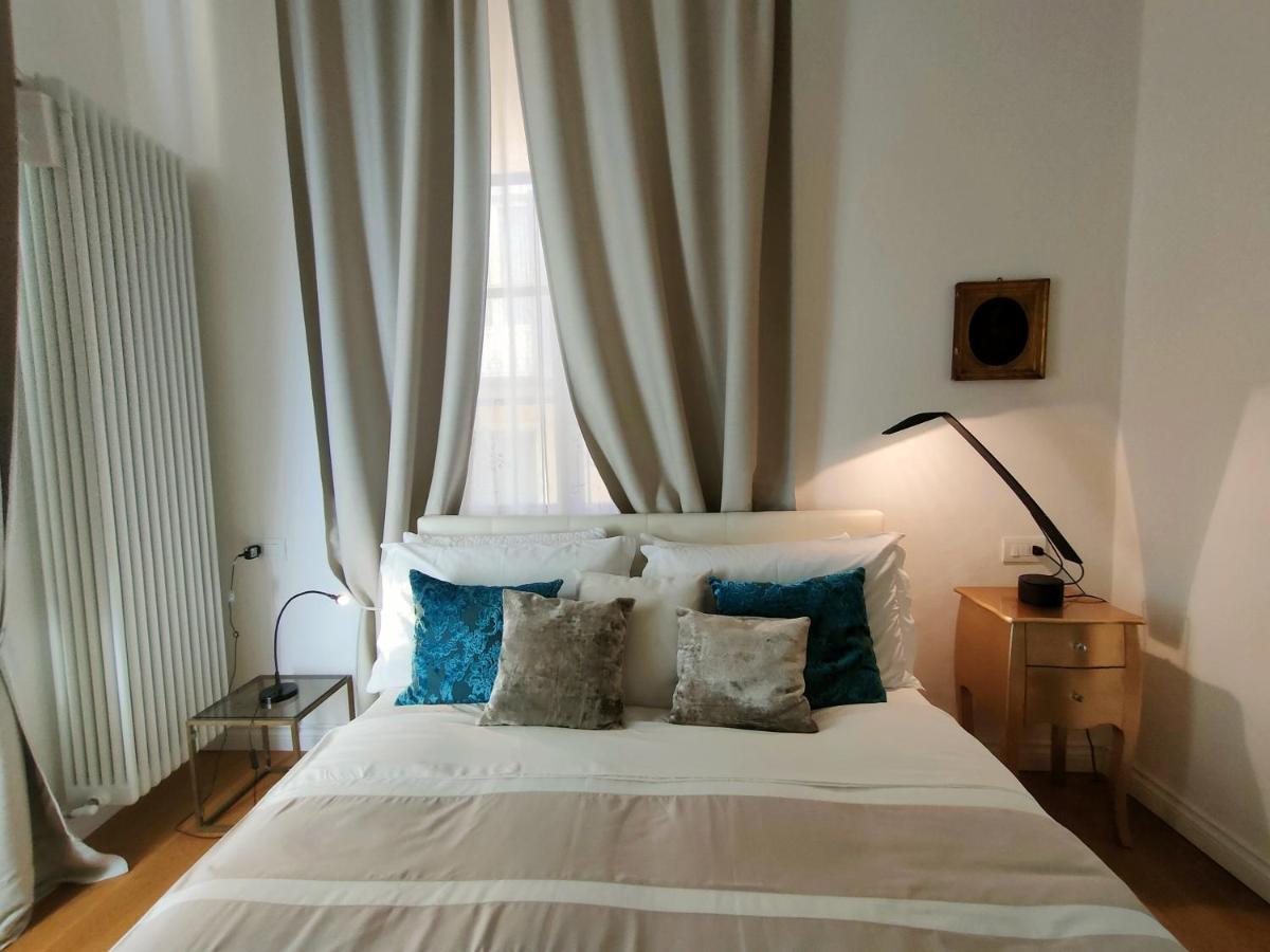 Piazza San Rocco Suite Art Вербания Екстериор снимка